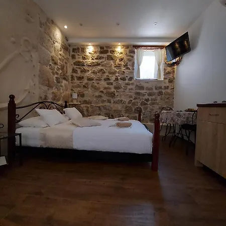 New Rustic Tonko Apartment Split